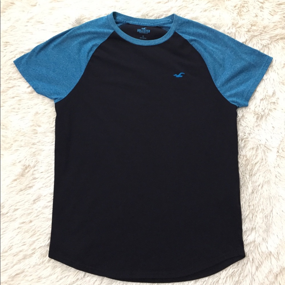 Hollister tee